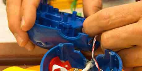 Taller de juguetes para niños con discapacidad