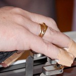 Utilizamos robots en la rehabilitación del brazo y la mano tras un ictus