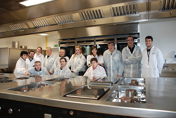 El Basque Culinary Center aporta valor añadido a nuestros talleres de cocina para personas con DCA