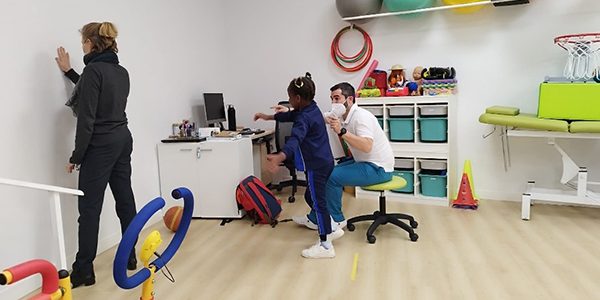 Aminata marcha sin apoyo