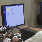 Pacientes del Hospital Benito Menni prueban un exoesqueleto para la neurorrehabilitación de la mano