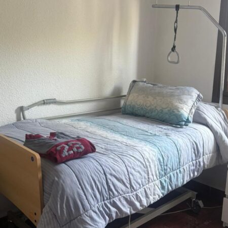 Cama articulada con trapecio de agarre1X1 Cama articulada con trapecio de agarre1X1